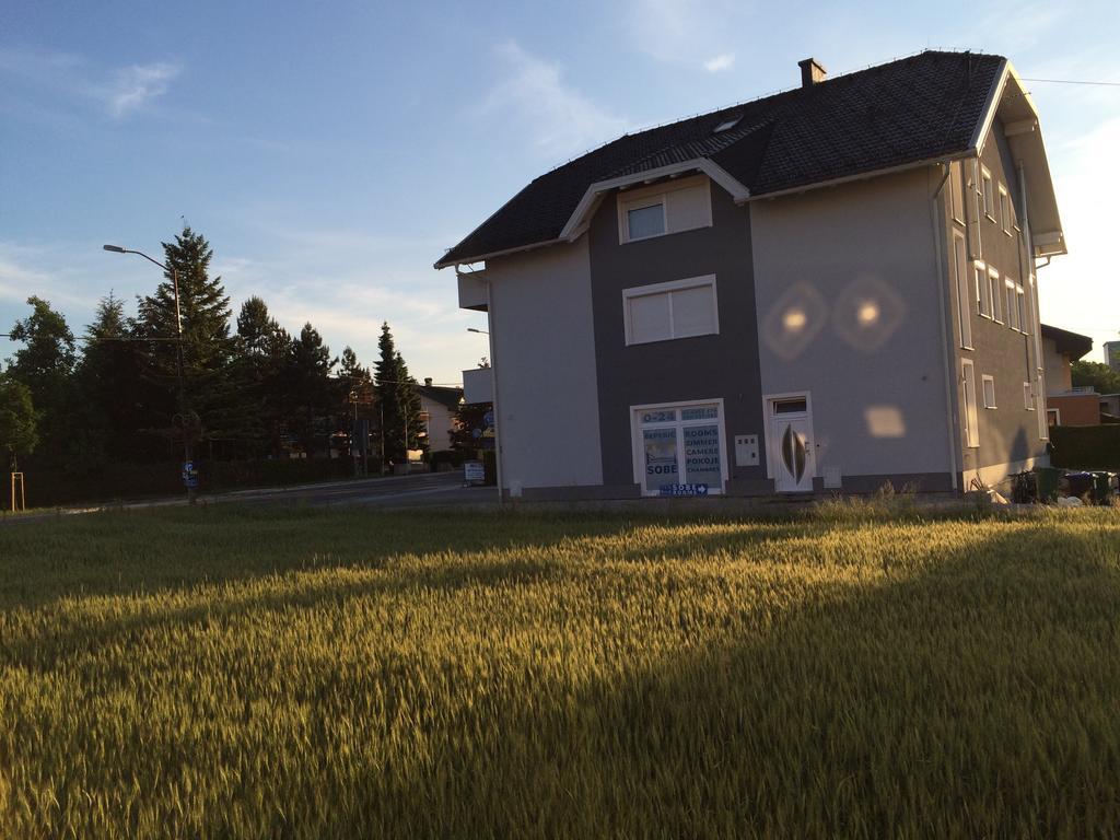 Guest House Seperic Jastrebarsko Exterior photo