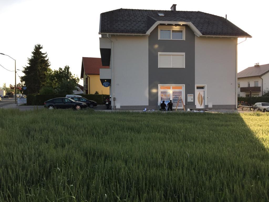 Guest House Seperic Jastrebarsko Exterior photo